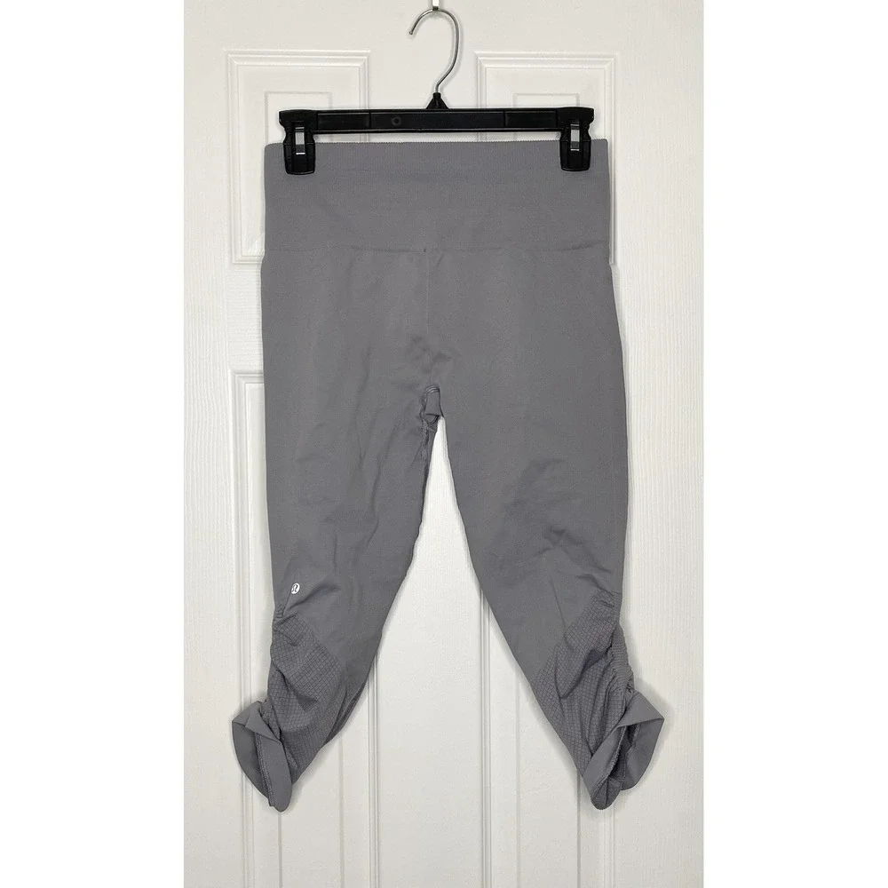 Lululemon Taryn Toomey Awakening‎ Crop Leggings Grey 6 Read